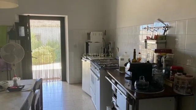 Moradia T8 Tipo Casa Senhorial, Geminada, no Centro Histórico de Pinhel com 486 m2 de área habitável. - Image 13