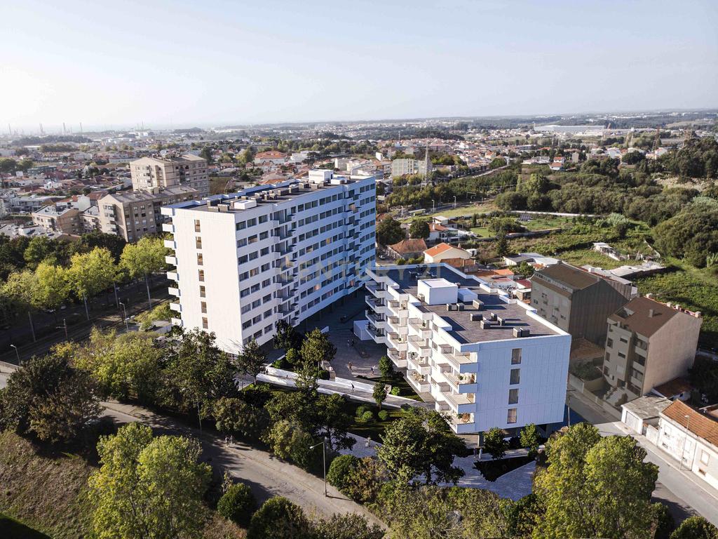 Condomínio do Sobreiro | T3 com 167m2 em Matosinhos, Senhora da Hora, junto ao metro - Image 44