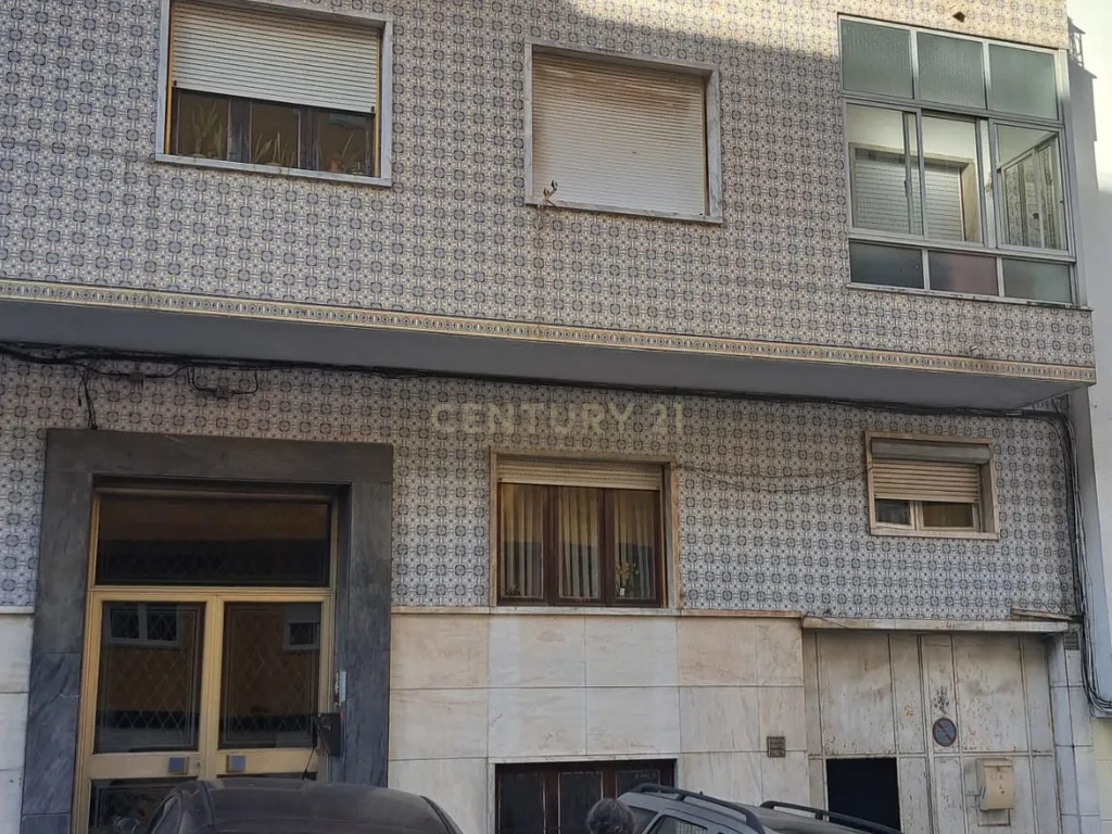 Armazem para venda com 400m2 ,em Queluz - Image 5