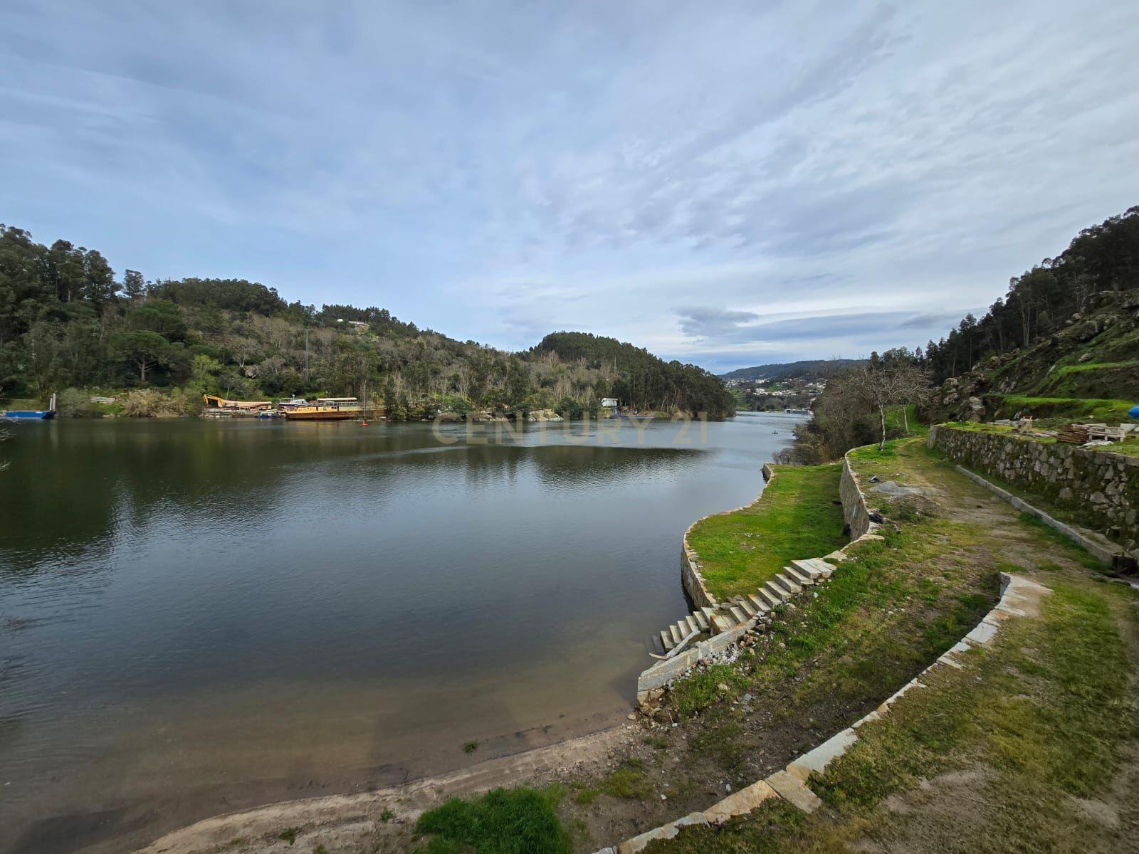 QUINTA COM MARGEM RIO DOURO - Image 17