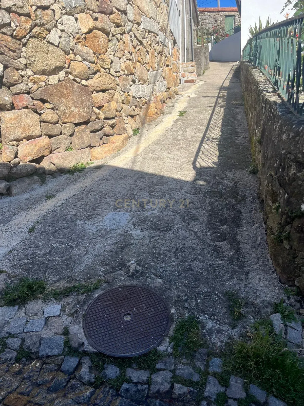 Moradia no centro de Cinfães - Image 3