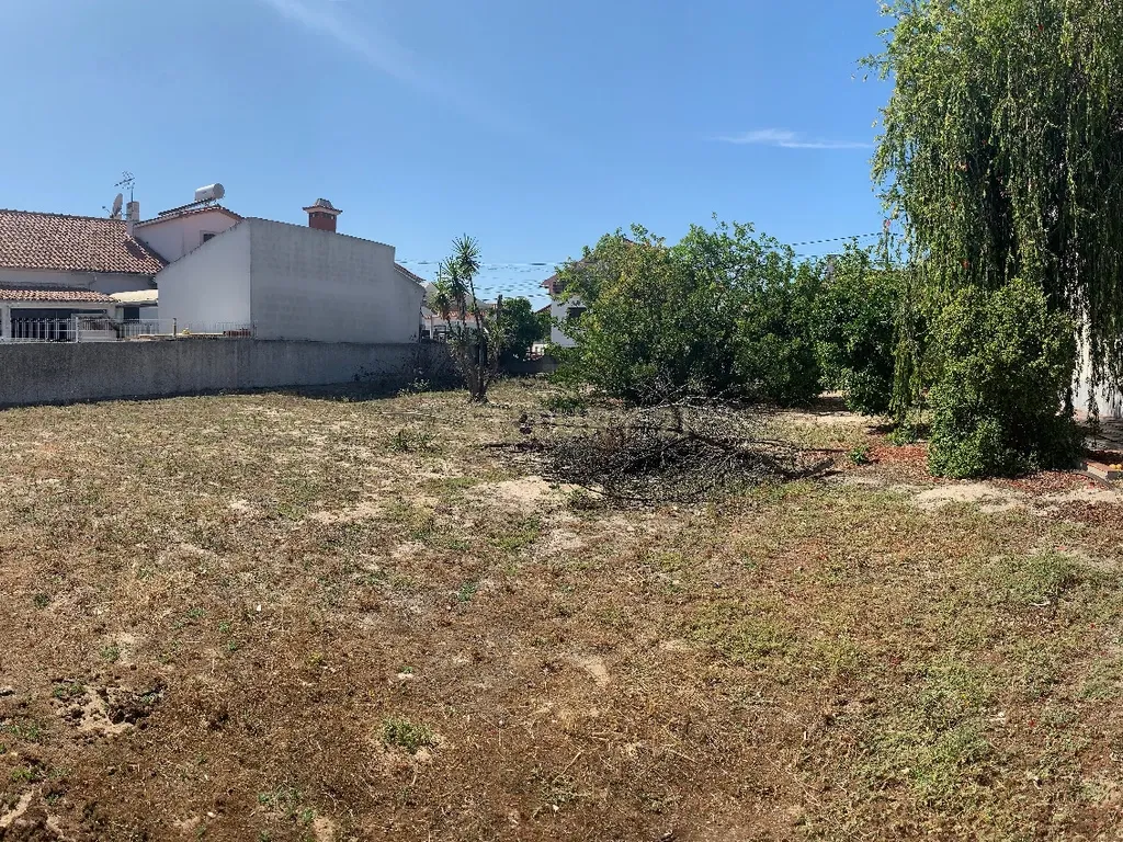 Excelente terreno para habitação própria em Porto Alto - Benavente - Samora Correia - Image 1