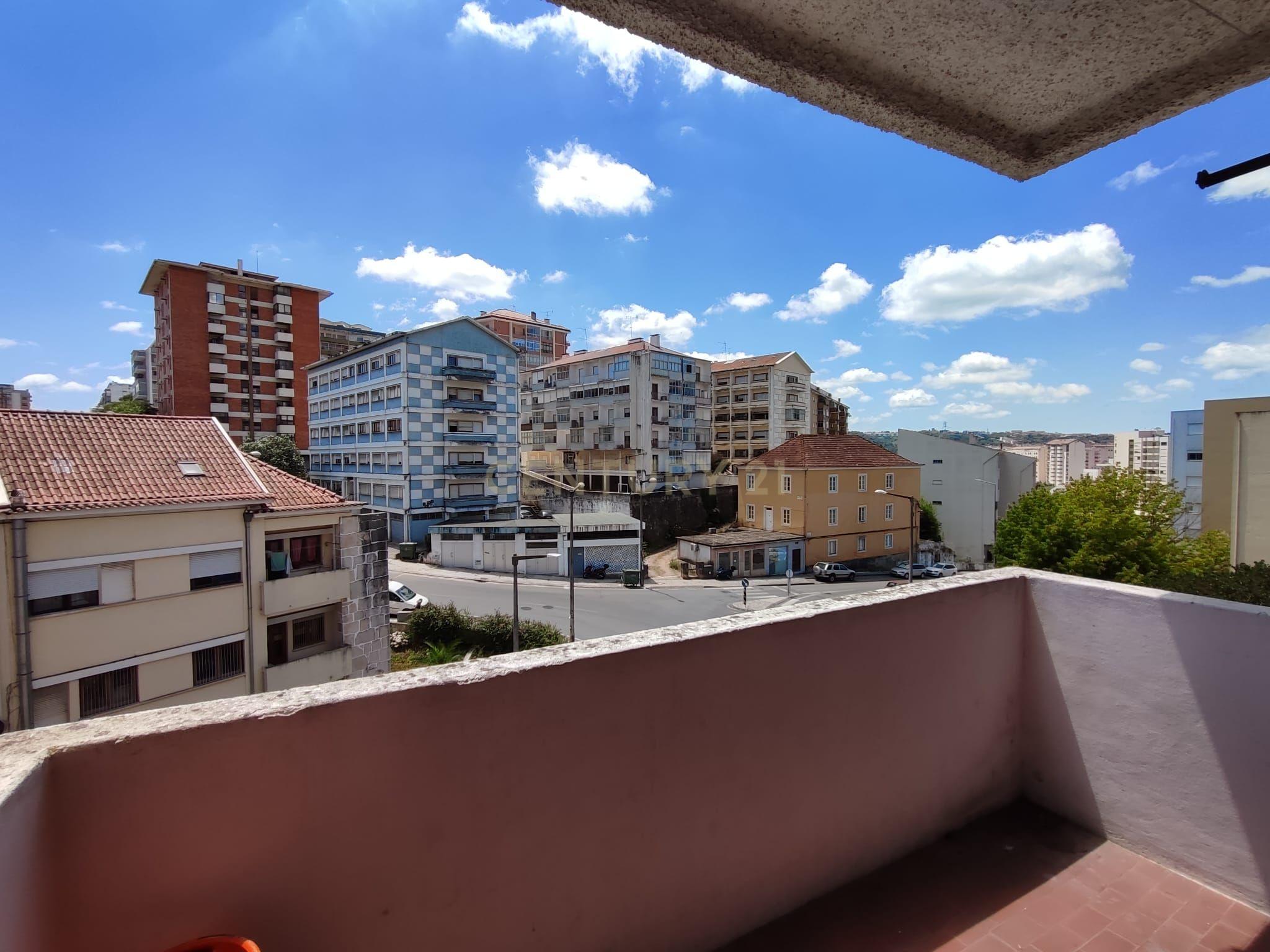 Fotografia 9 de Arrendamento | Apartamento T3 mobilado e equipado, junto à Rua do Brasil em Coimbra