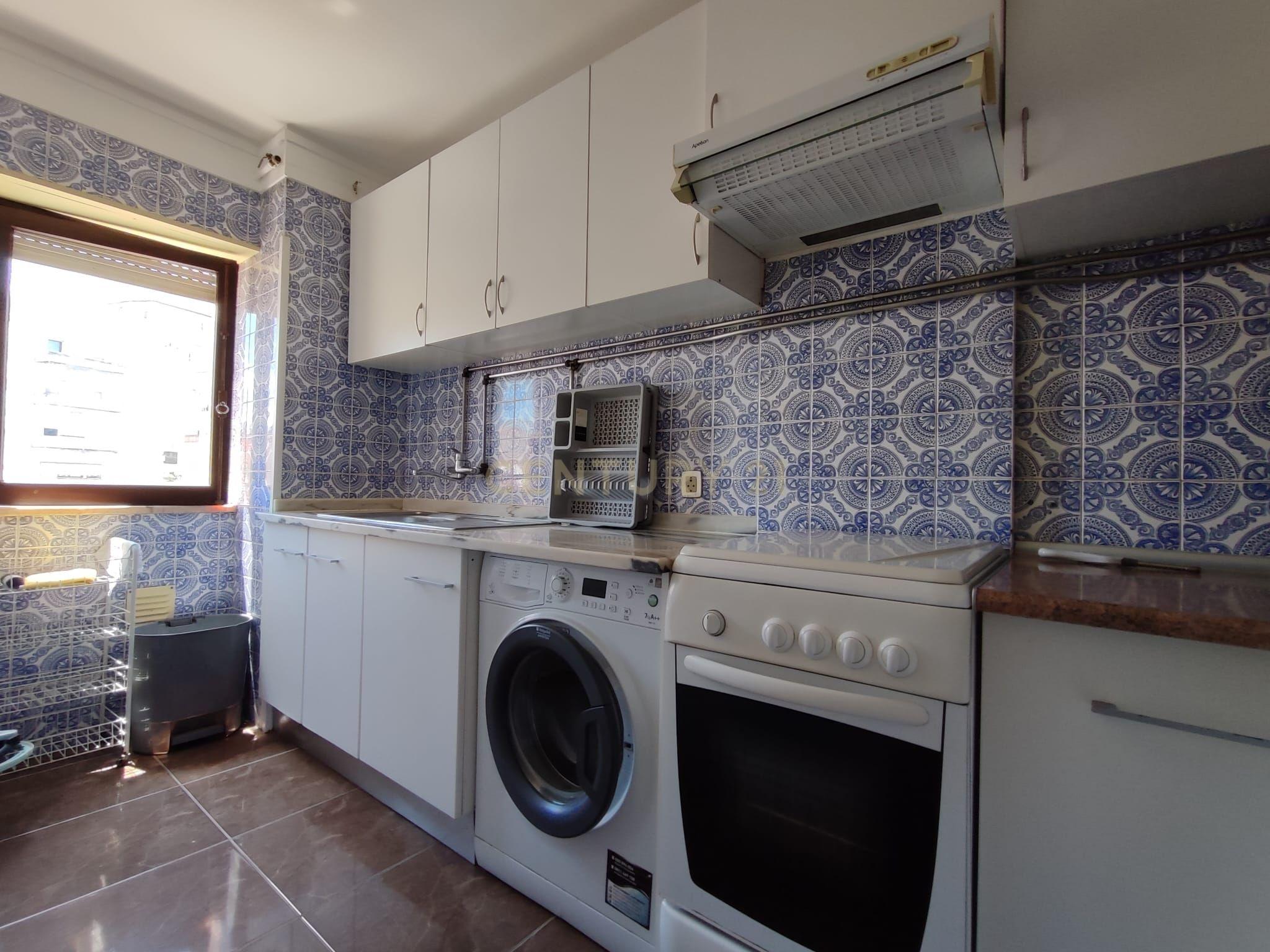 Fotografia 3 de Arrendamento | Apartamento T3 mobilado e equipado, junto à Rua do Brasil em Coimbra
