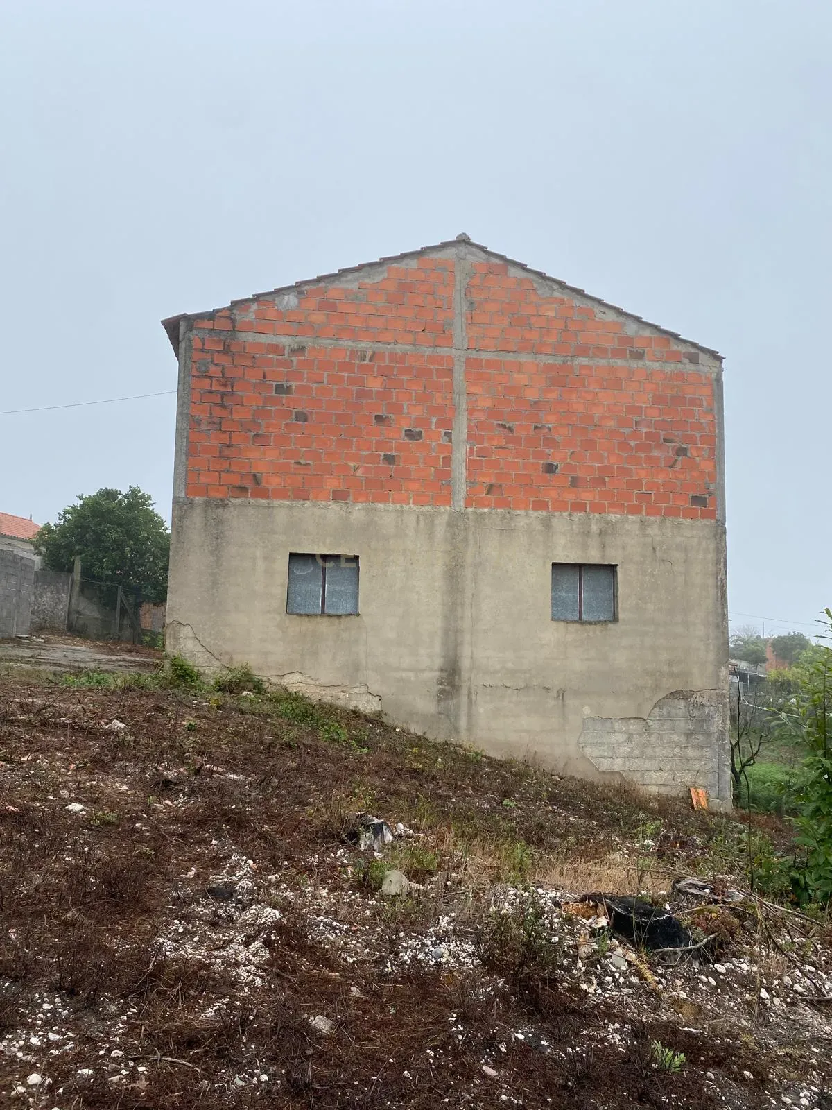 Moradia Terreno com boa exposiçao solar, Rua 17 de Dezembro, Memória - Image 3