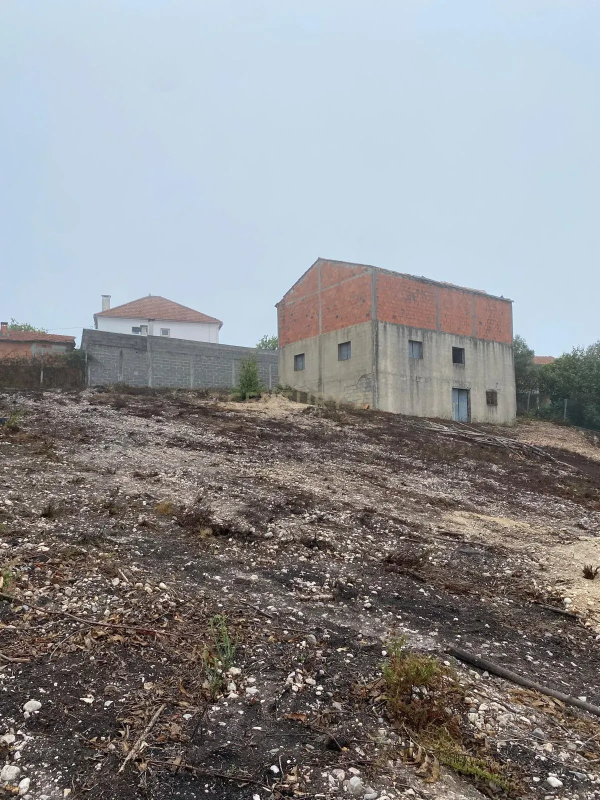 Moradia Terreno com boa exposiçao solar, Rua 17 de Dezembro, Memória - Image 4