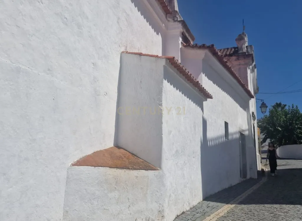 Casa habitável, a precisar de renovação a gosto,  numa das Aldeias Mais Típicas do Alentejo - Image 2
