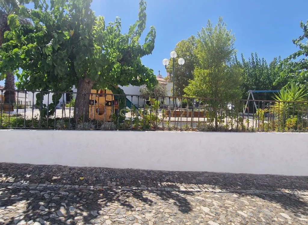 Casa habitável, a precisar de renovação a gosto,  numa das Aldeias Mais Típicas do Alentejo - Image 10