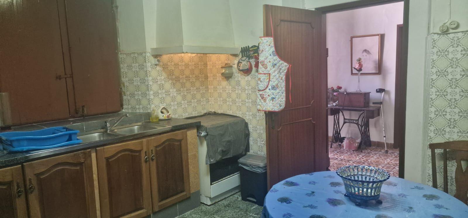 Casa habitável, a precisar de renovação a gosto, numa das Aldeias Mais Típicas do Alentejo - Image 5
