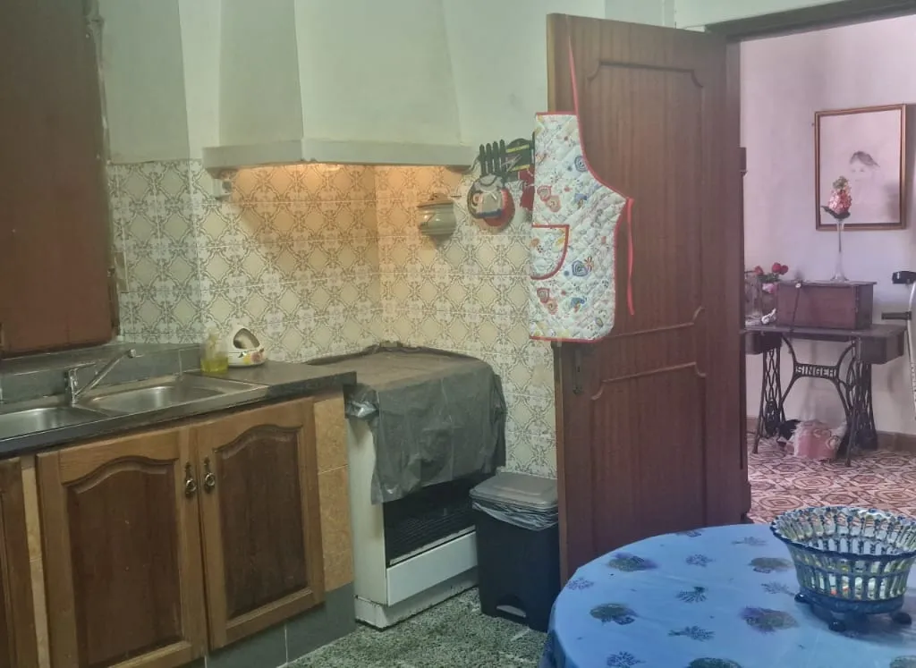 Casa habitável, a precisar de renovação a gosto,  numa das Aldeias Mais Típicas do Alentejo - Image 5