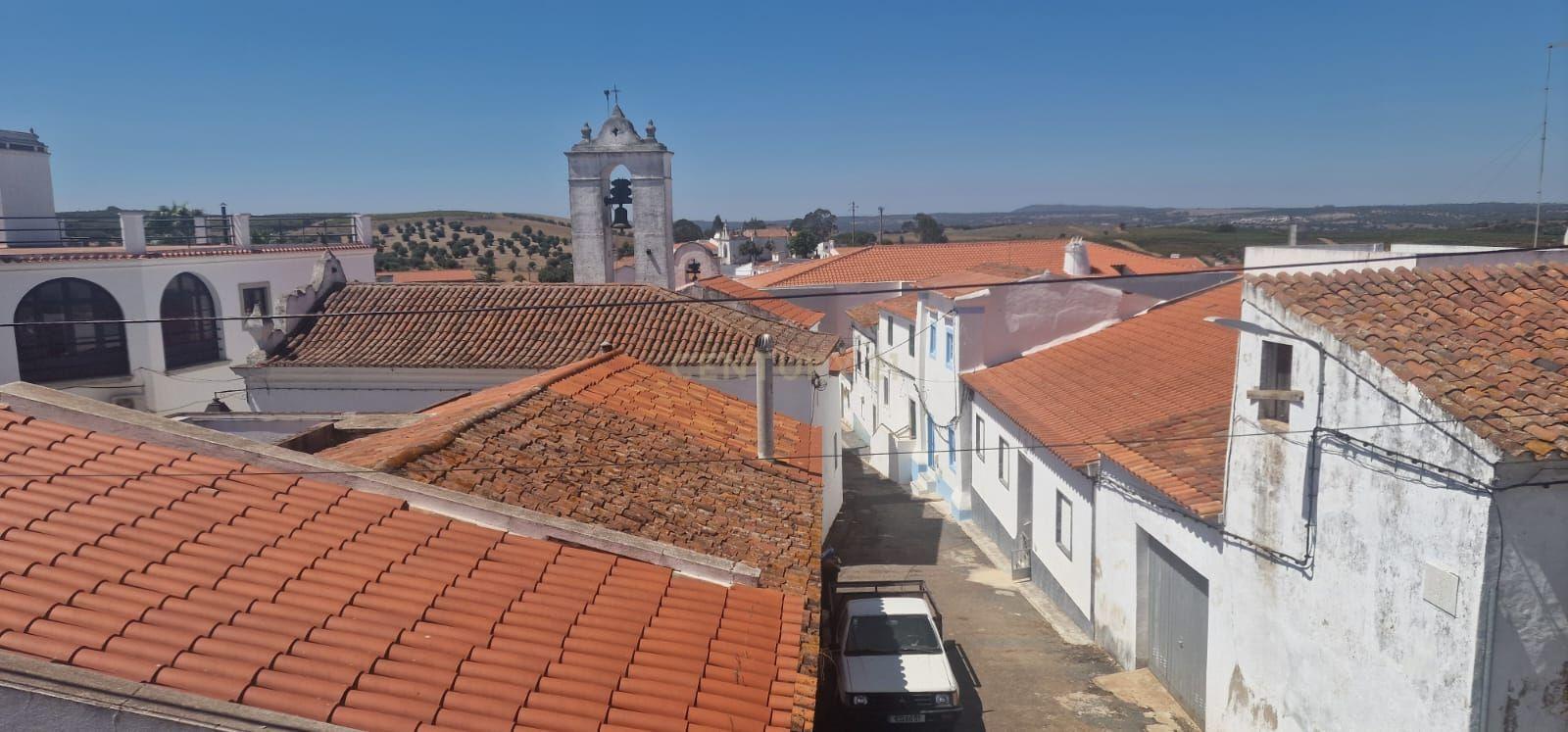 Casa habitável, a precisar de renovação a gosto, numa das Aldeias Mais Típicas do Alentejo - Image 8
