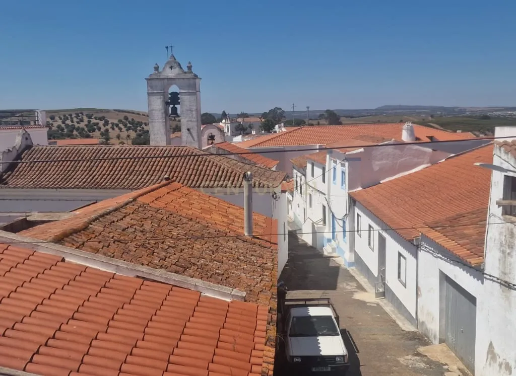Casa habitável, a precisar de renovação a gosto,  numa das Aldeias Mais Típicas do Alentejo - Image 8