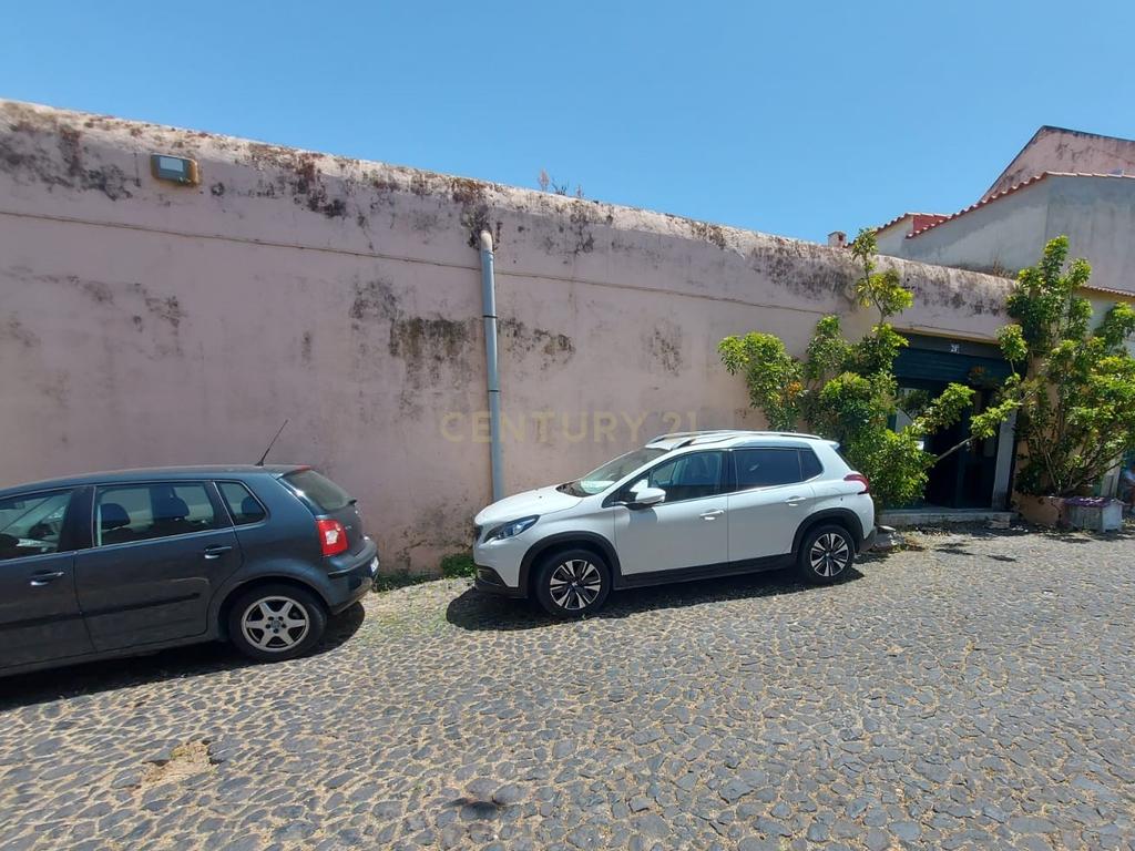 Moradia Loft com 4 suites, Piscina e Jardim - Projecto aprovado - Image 18