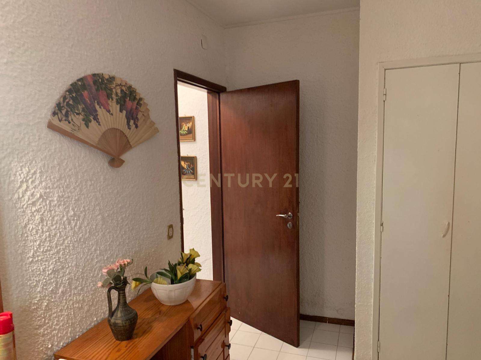 Apartamento R/Chão T1, 58,5m2 de área bruta privativa, em Quarteira, mobilado, localizado em Cavacos na zona urbana e muito próximo da Praia. - Image 9