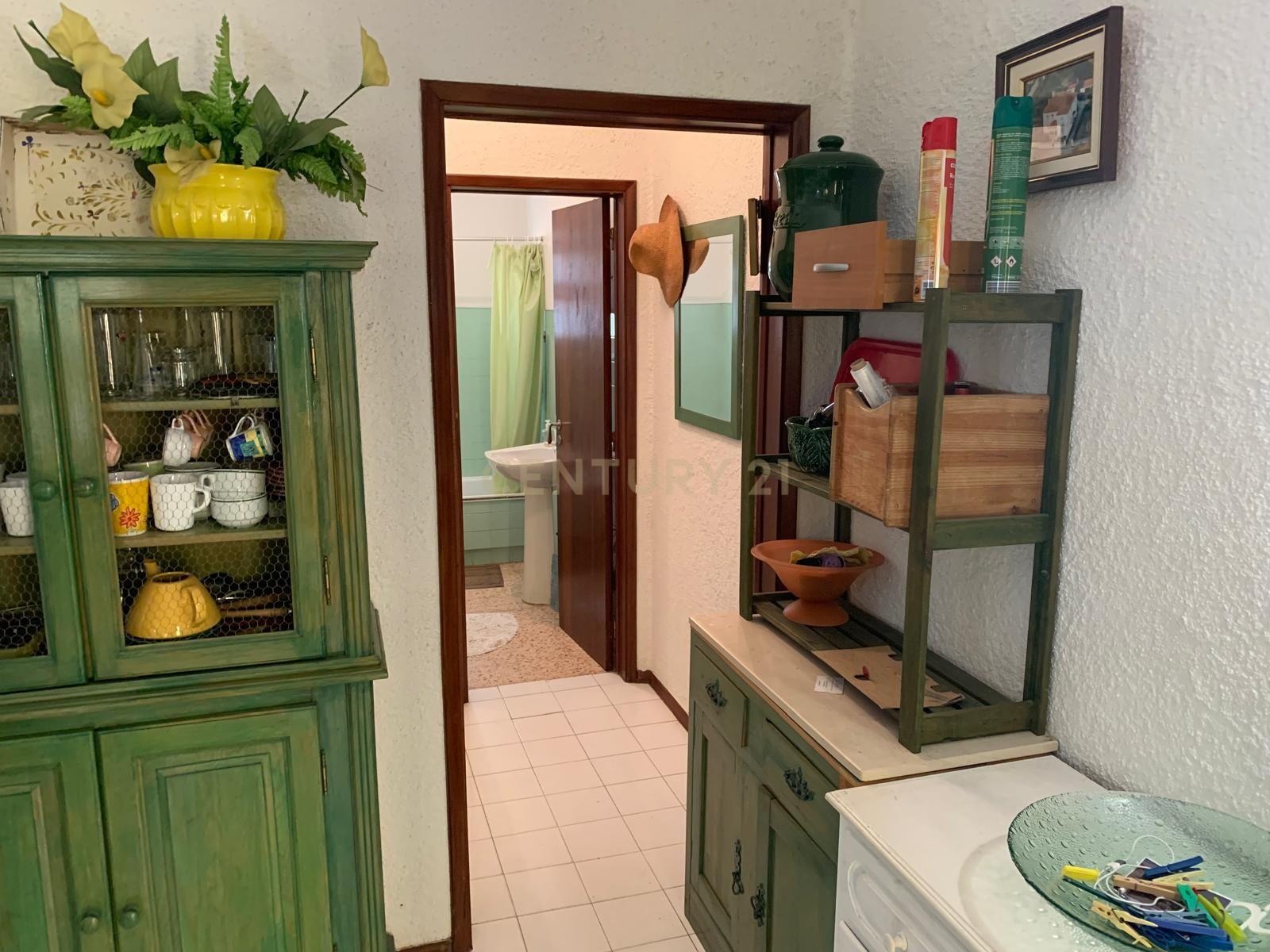 Apartamento R/Chão T1, 58,5m2 de área bruta privativa, em Quarteira, mobilado, localizado em Cavacos na zona urbana e muito próximo da Praia. - Image 5
