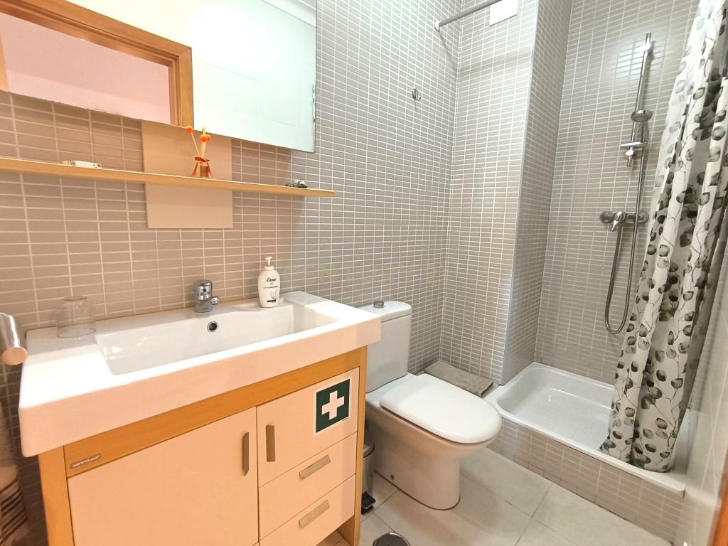Excelente apartamento T2 para arrendamento anual - Image 15