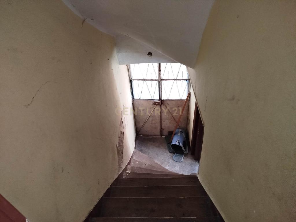 Prédio T3 para restaurar Gouveia - Image 6