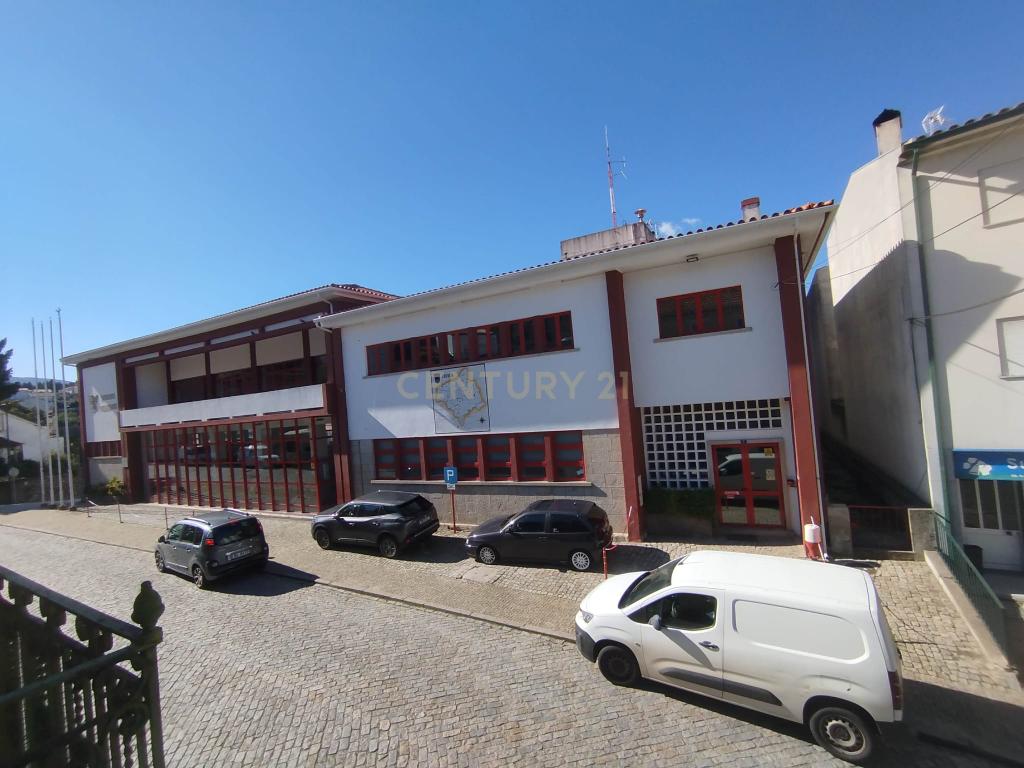 Excelente Prédio na Serra da Estrela - Gouveia - Image 14