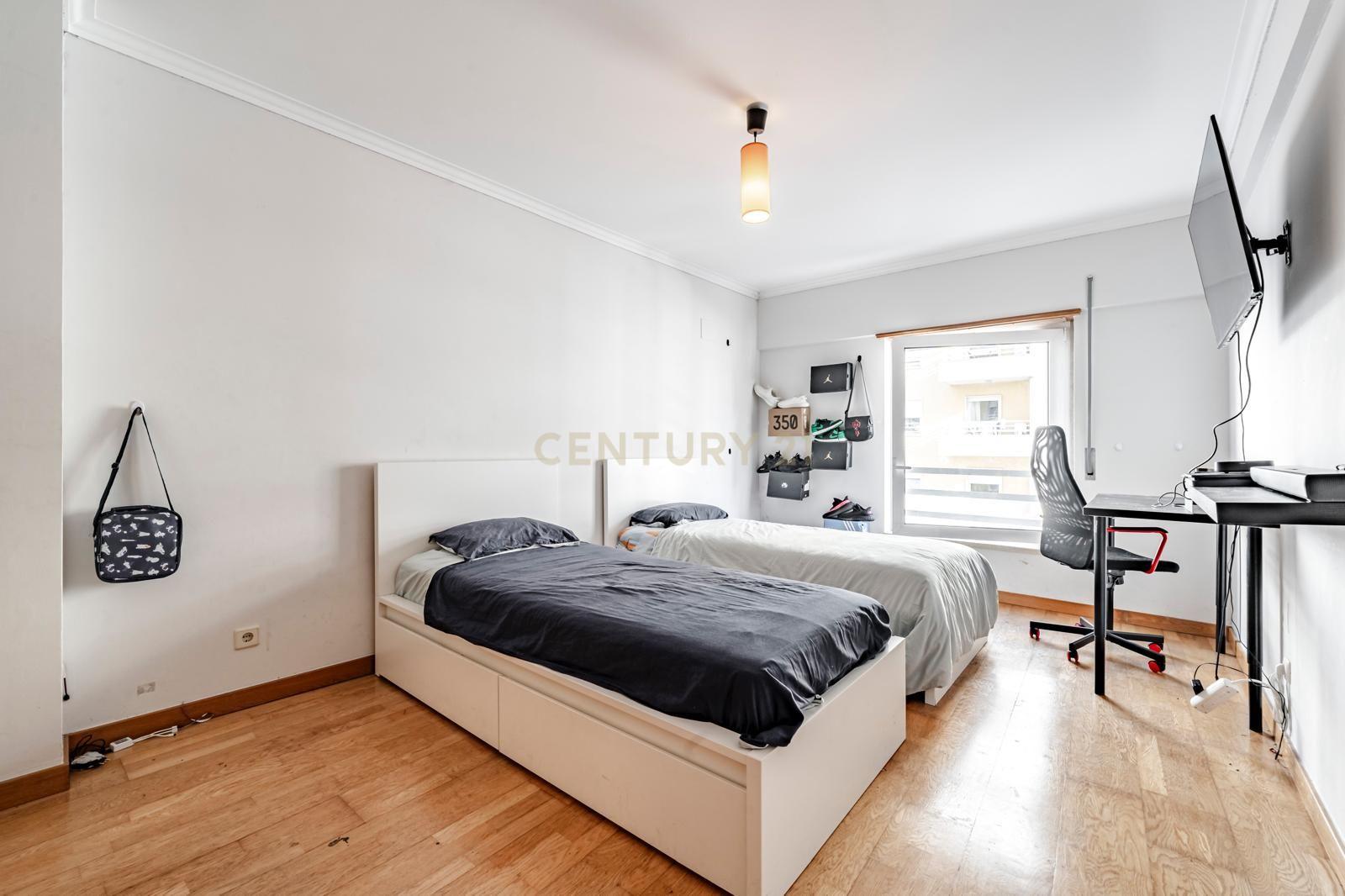 T3 Jardins da Parede – Excelente Investimento! - Image 23