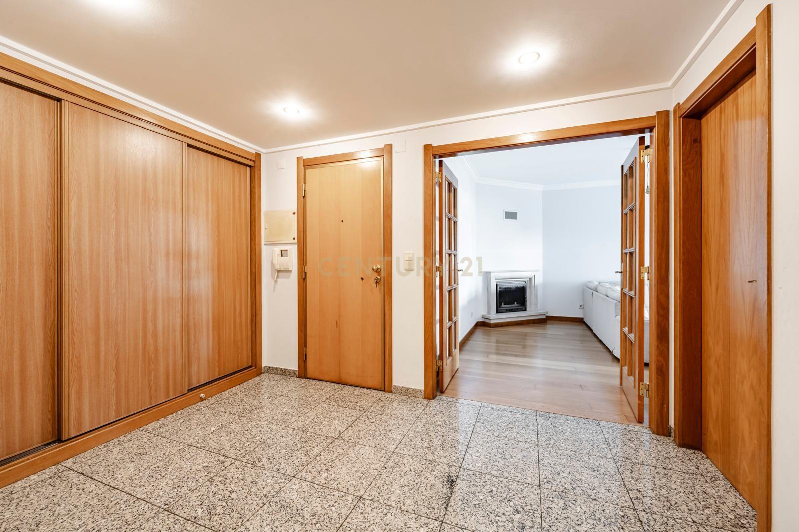 T3 Jardins da Parede – Excelente Investimento! - Image 9