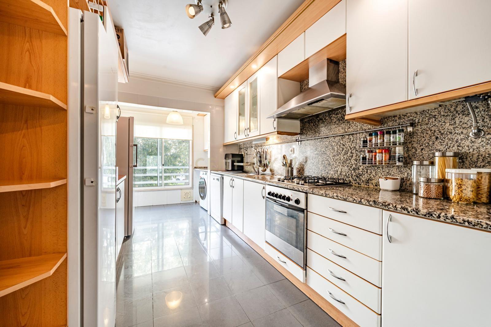 T3 Jardins da Parede – Excelente Investimento! - Image 14