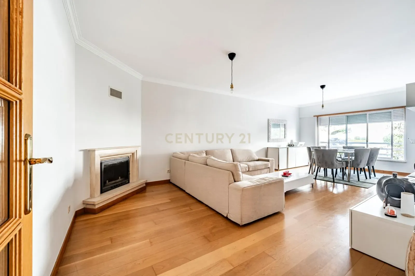 T3 Jardins da Parede – Excelente Investimento! - Image 1