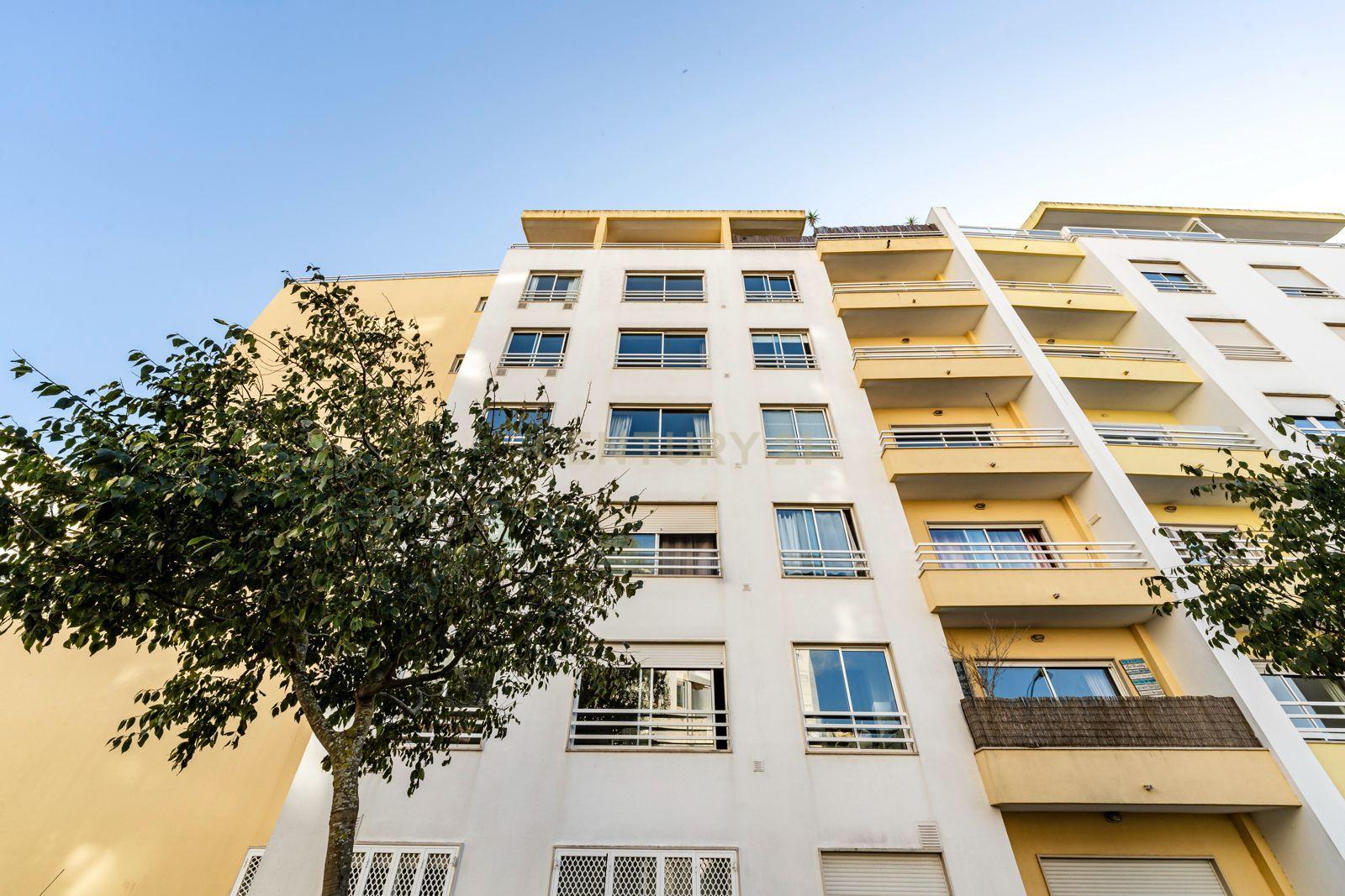 T3 Jardins da Parede – Excelente Investimento! - Image 34