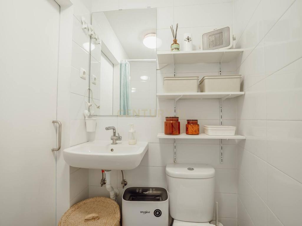 Moradia Remodelada c/ licença AL - Bonfim, Porto - Image 27