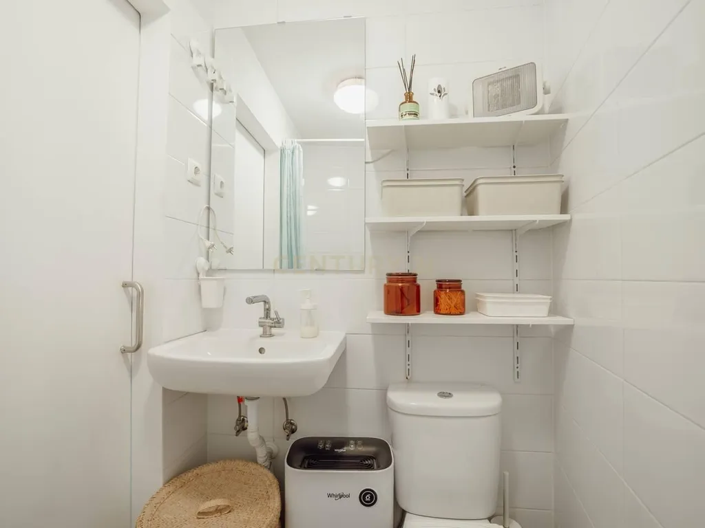 Moradia Remodelada c/ licença AL - Bonfim, Porto - Image 27