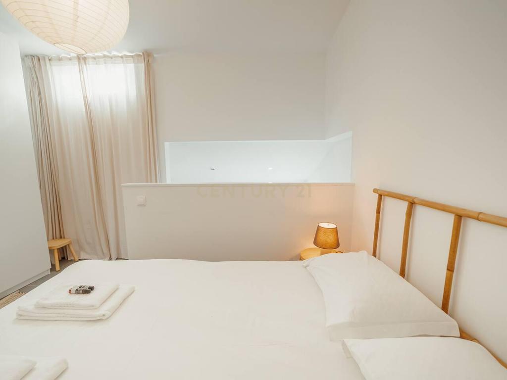 Moradia Remodelada c/ licença AL - Bonfim, Porto - Image 2
