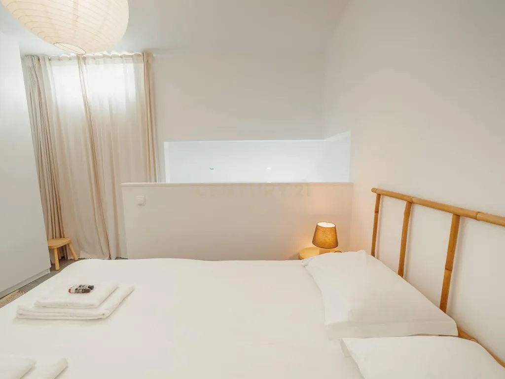Moradia Remodelada c/ licença AL - Bonfim, Porto - Image 2