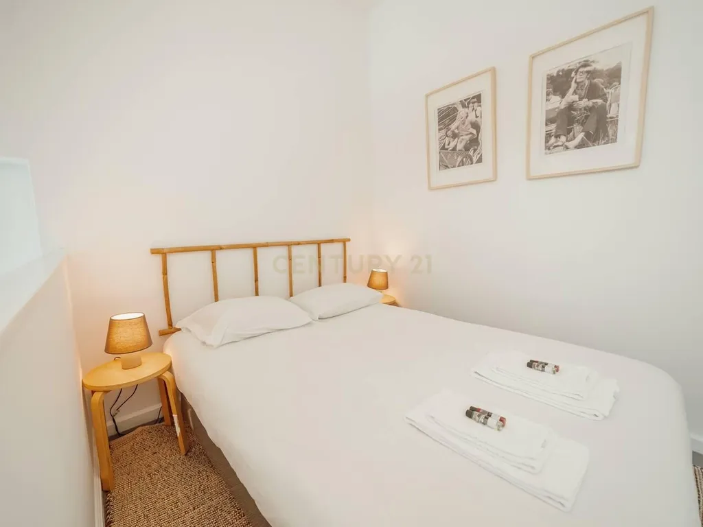 Moradia Remodelada c/ licença AL - Bonfim, Porto - Image 4