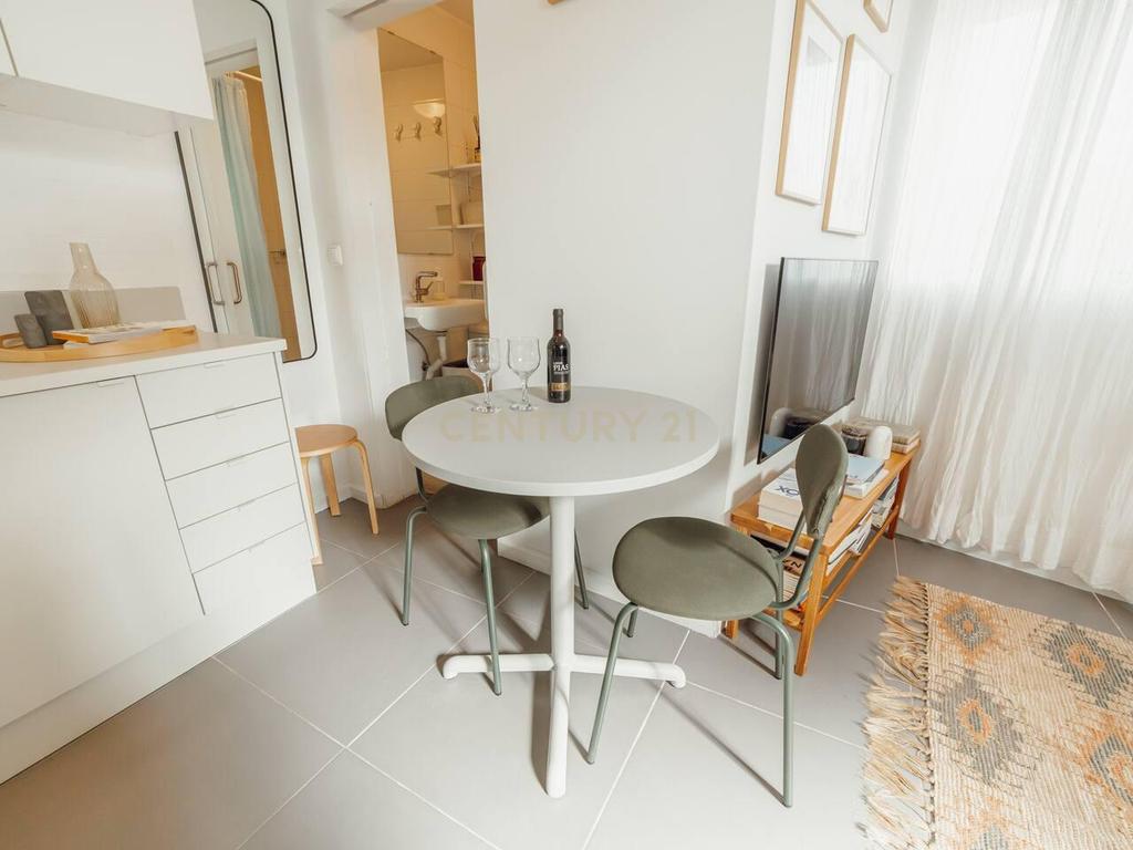 Moradia Remodelada c/ licença AL - Bonfim, Porto - Image 9