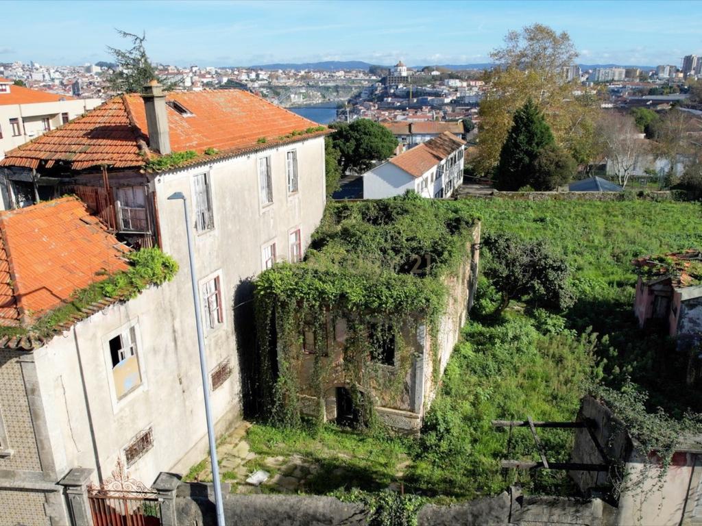 Quinta c/ 2.139m2 - Afurada, Vila Nova de Gaia - Image 1