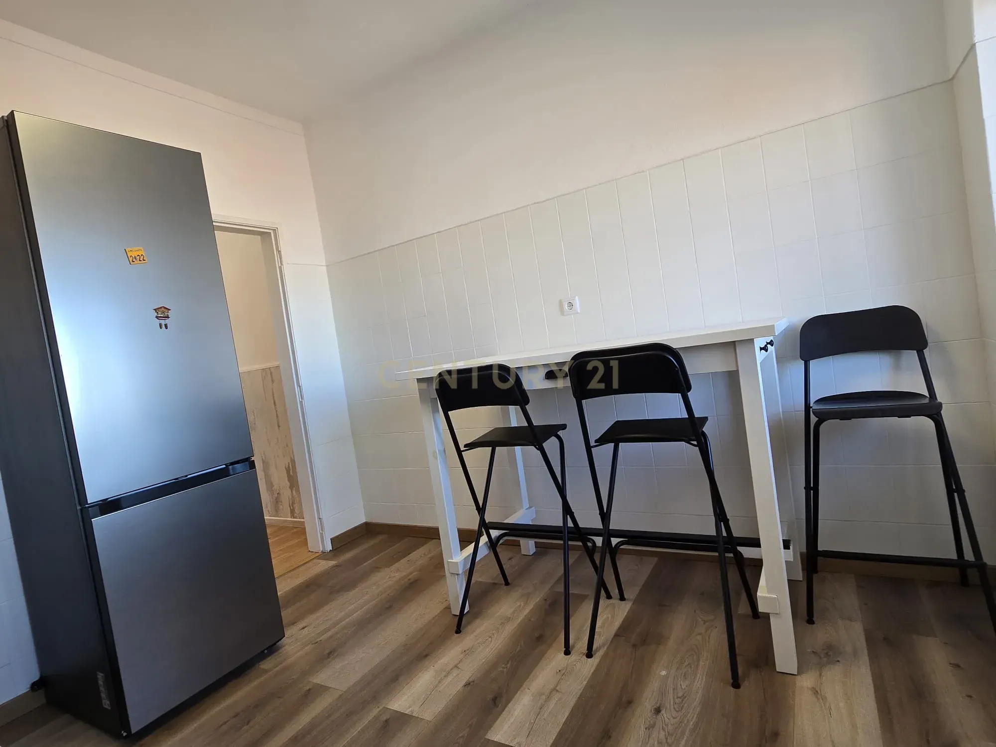 Apartamento T3 transformado em T2 totalmente remodelado no centro de Moura - Image 5