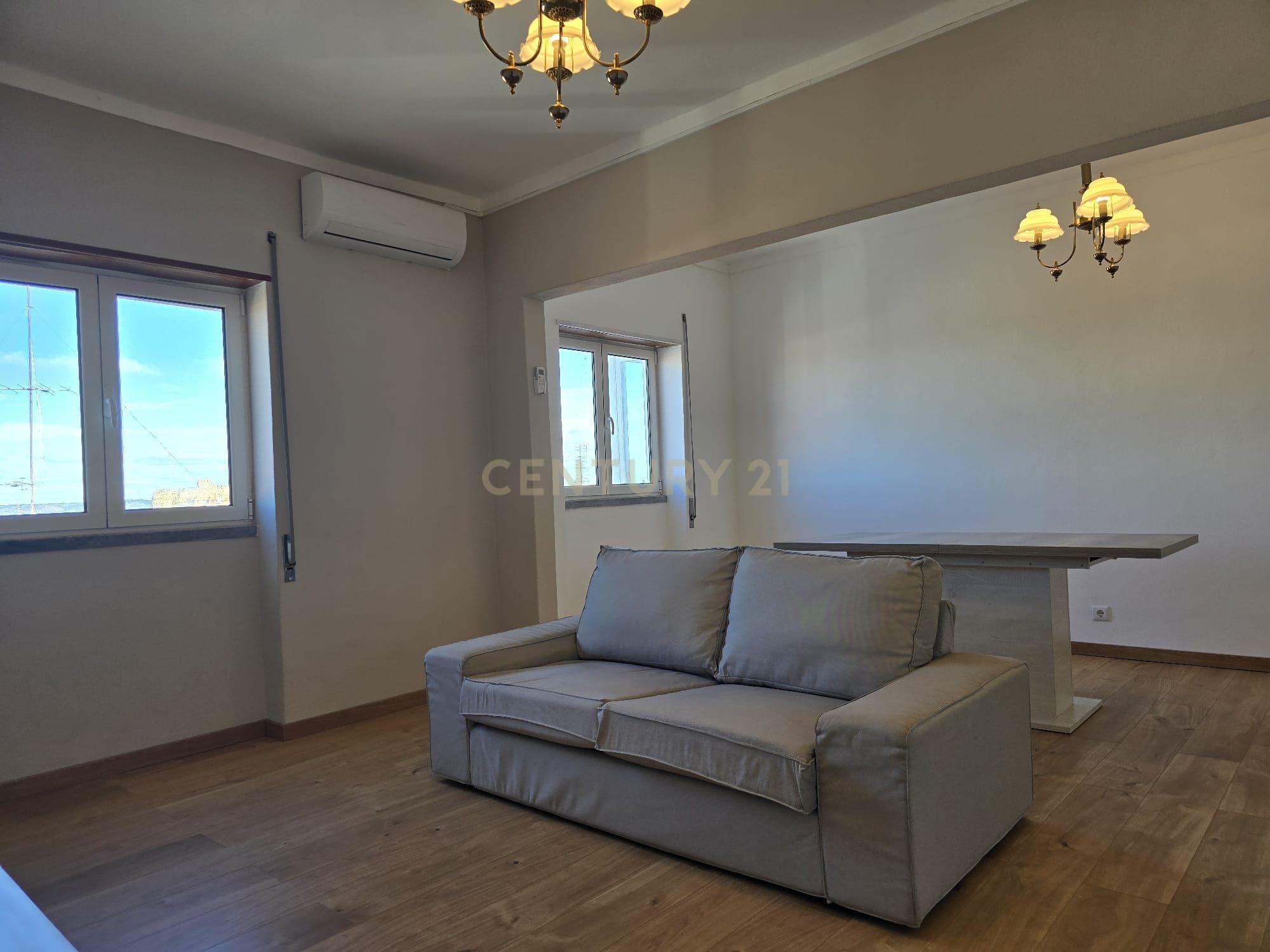 Apartamento T3 transformado em T2 totalmente remodelado no centro de Moura - Image 9
