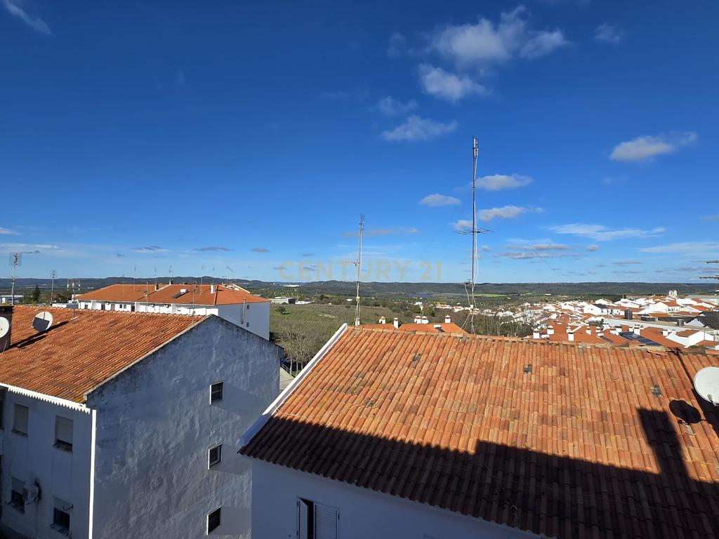 Apartamento T3 transformado em T2 totalmente remodelado no centro de Moura - Image 22