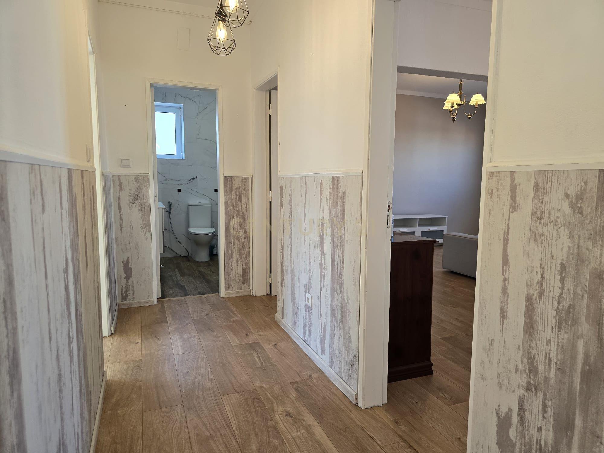 Apartamento T3 transformado em T2 totalmente remodelado no centro de Moura - Image 11