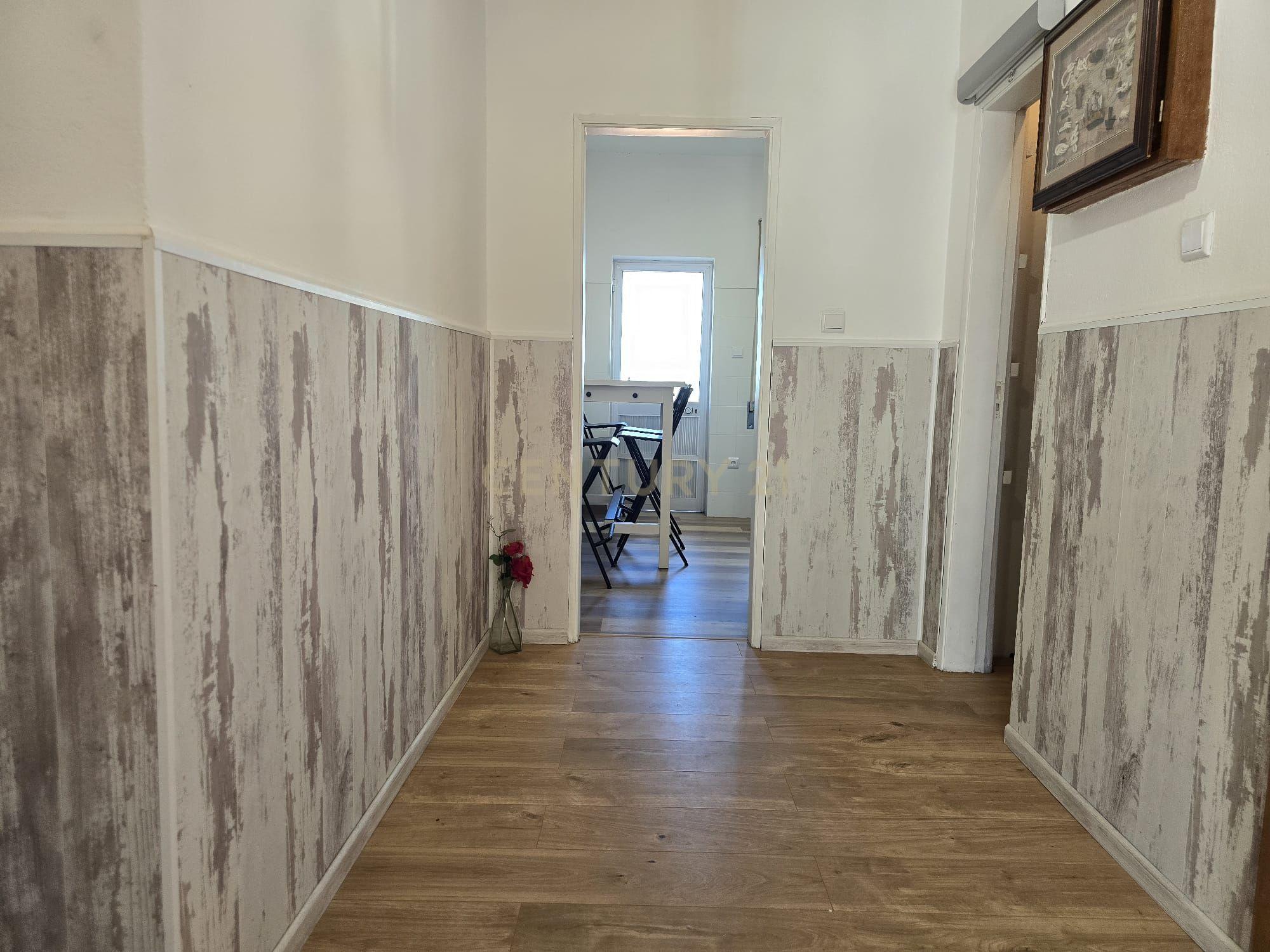Apartamento T3 transformado em T2 totalmente remodelado no centro de Moura - Image 14