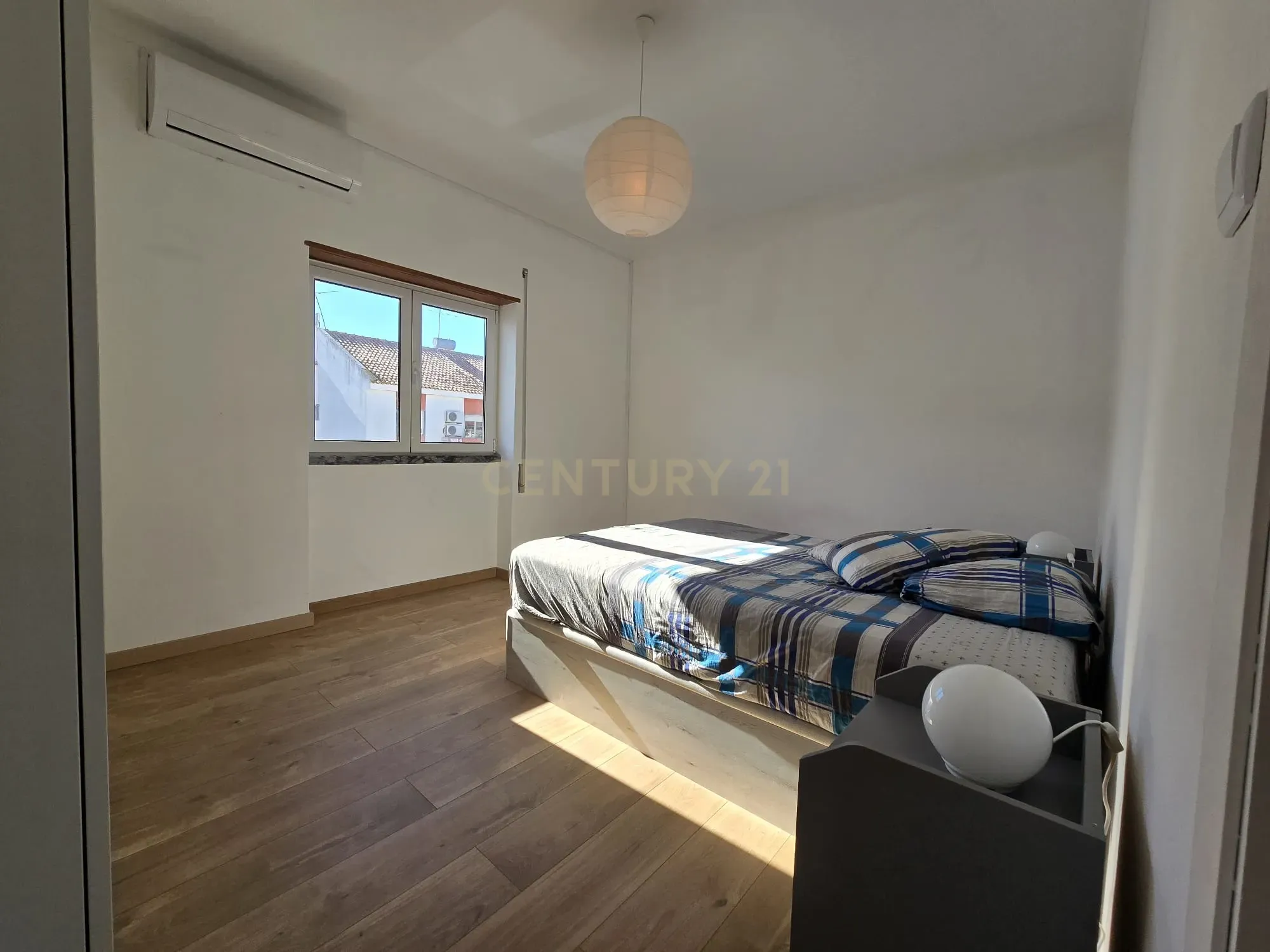 Apartamento T3 transformado em T2 totalmente remodelado no centro de Moura - Image 16