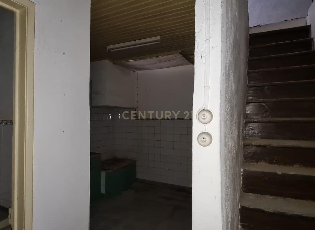Prédio no centro histórico de Samora Correia - Image 45