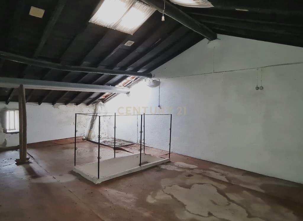Prédio no centro histórico de Samora Correia - Image 46