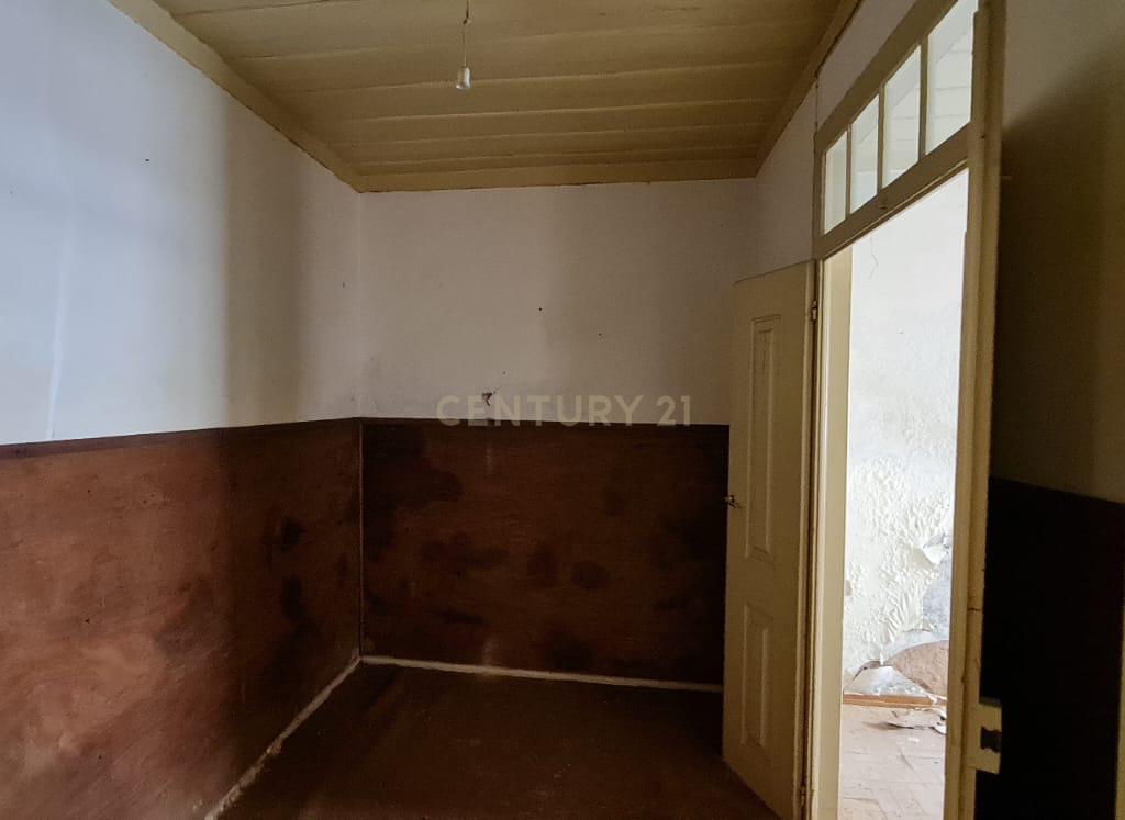 Prédio no centro histórico de Samora Correia - Image 41