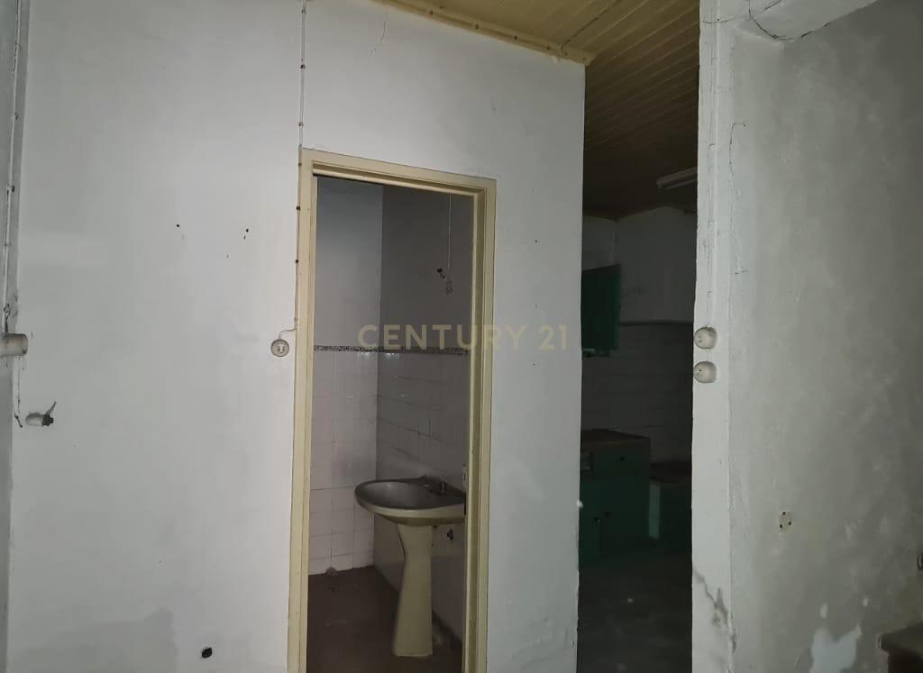 Prédio no centro histórico de Samora Correia - Image 42