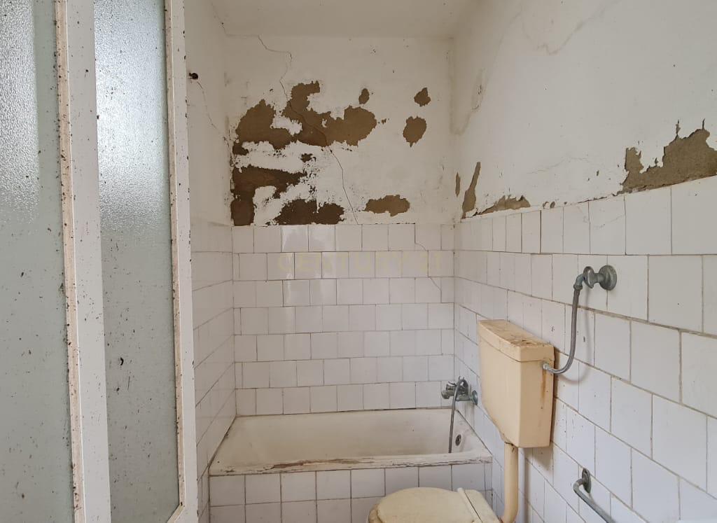 Prédio no centro histórico de Samora Correia - Image 33