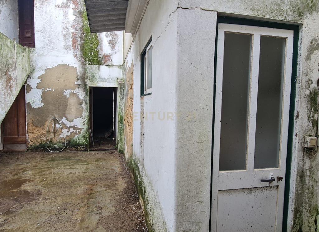 Prédio no centro histórico de Samora Correia - Image 31
