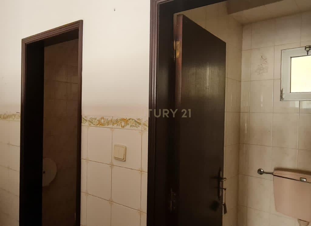 Prédio no centro histórico de Samora Correia - Image 24