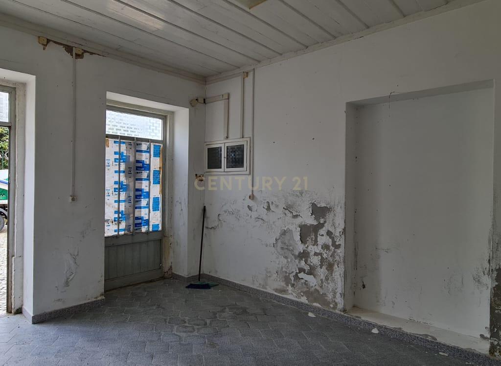 Prédio no centro histórico de Samora Correia - Image 26