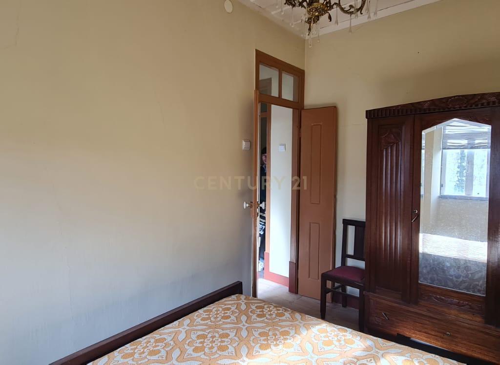 Prédio no centro histórico de Samora Correia - Image 18