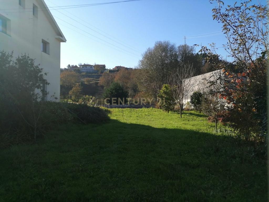 Terreno  com 800 m2, em Rio de Galinhas, Marco de Canaveses - Image 1